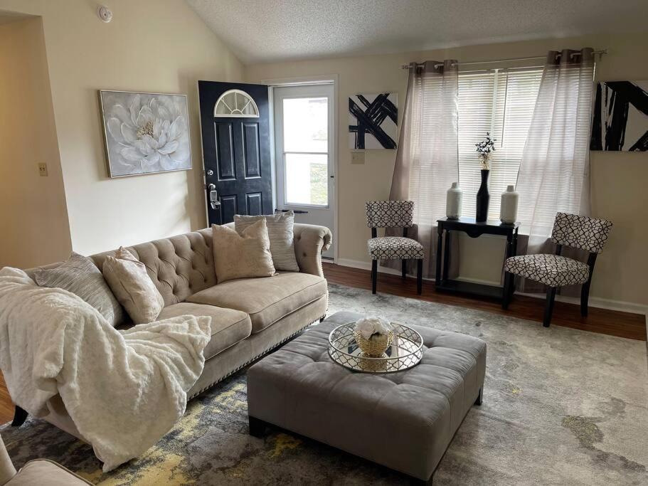 Pet- Friendly, & Close To Uptown Charlotte Exterior photo